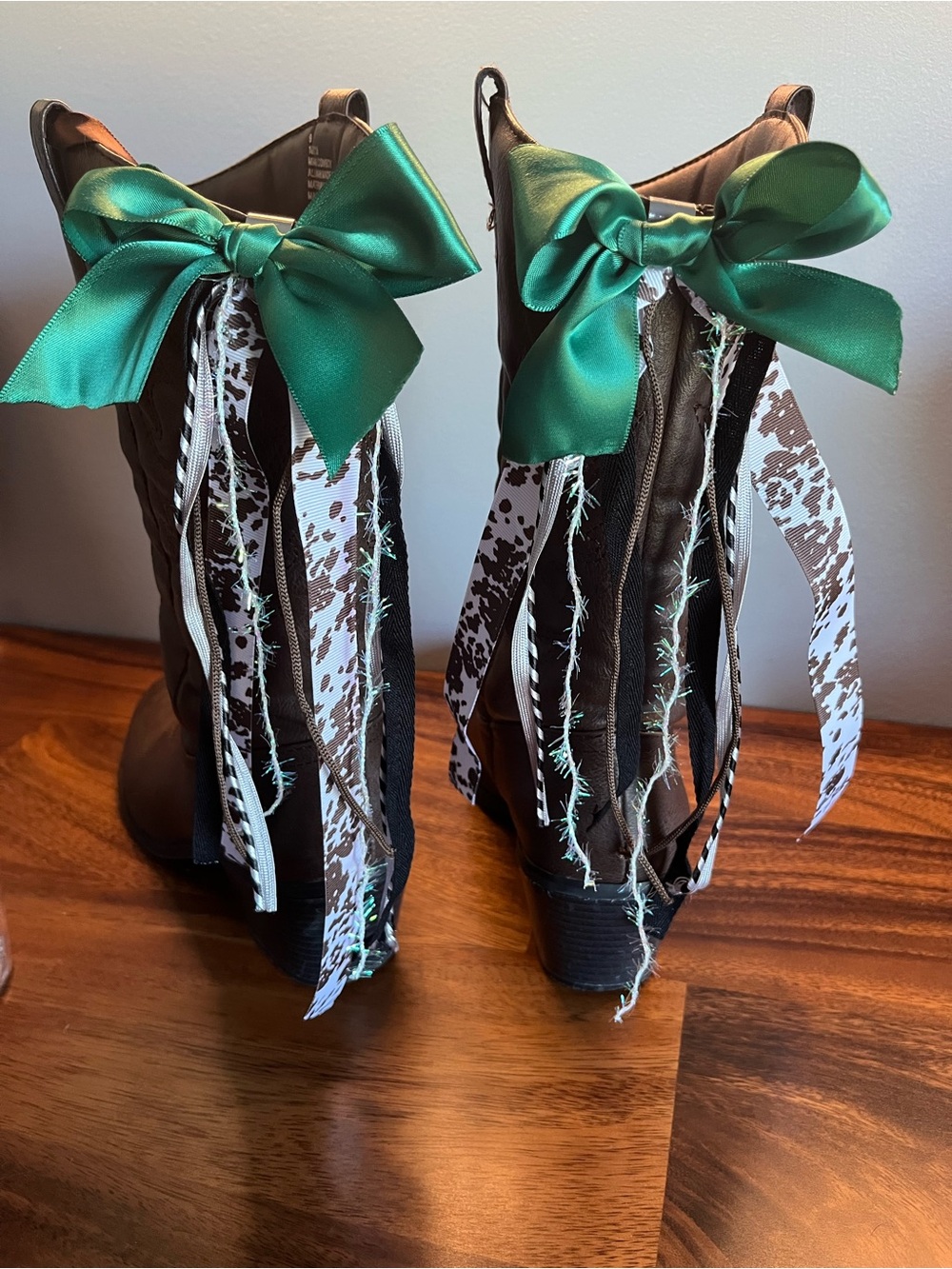 Green and cow print rear boot bows!